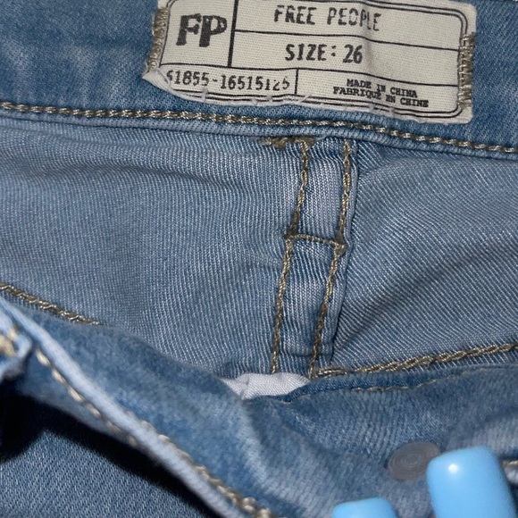 Women’s Free People High Rise Light Wash Skinny Jean Size 26 - Picture 3 of 4